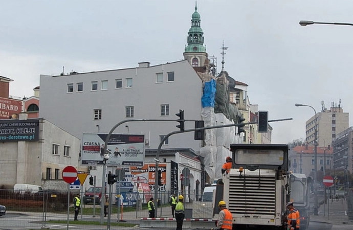 Nieprzejezdne jest skrzyżowanie Pieniężnego – 22. Stycznia – pl. Jedności Słowiańskiej.